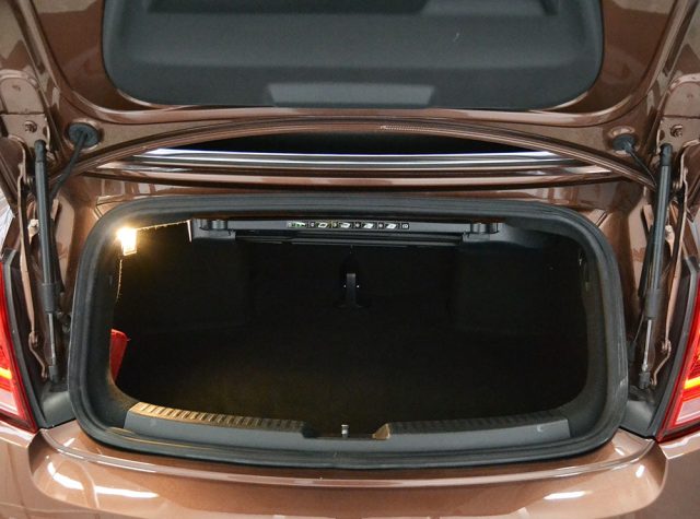 VOLKSWAGEN Maggiolino usata, con Controllo automatico clima