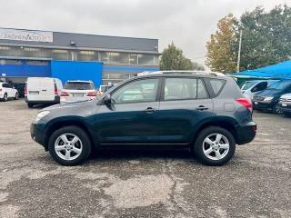 TOYOTA RAV 4 usata, con Autoradio