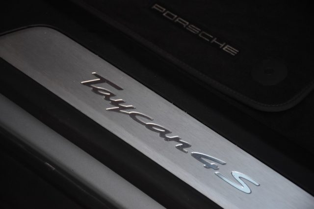 PORSCHE Taycan usata, con Interni in pelle