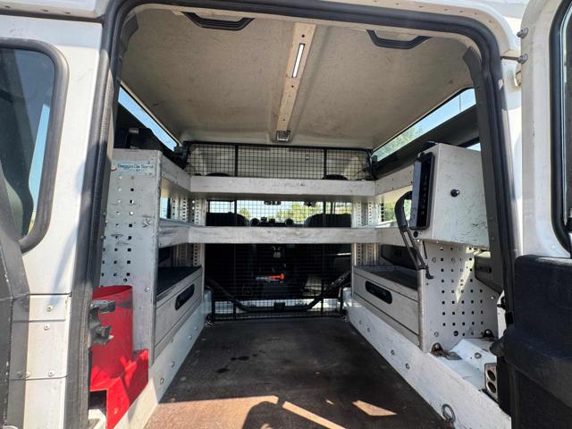 LAND ROVER Defender usata 9