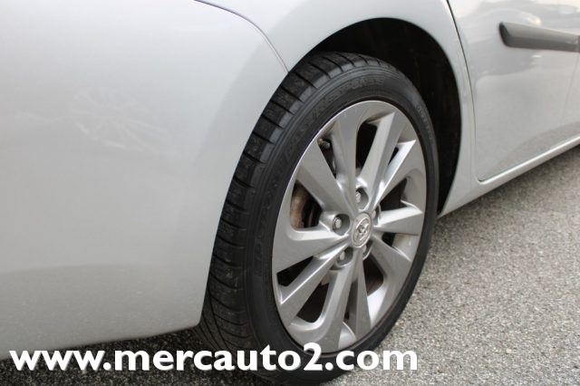 TOYOTA Auris usata, con Servosterzo