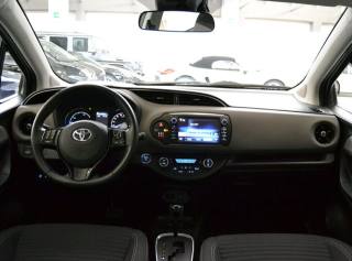 TOYOTA Yaris usata, con Autoradio
