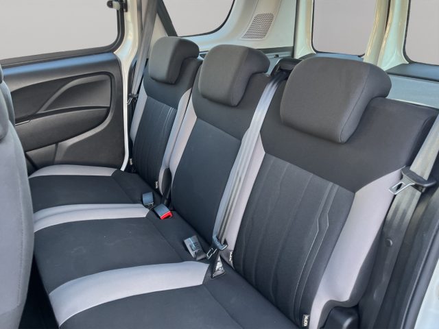 FIAT Doblo usata, con Sedile posteriore sdoppiato