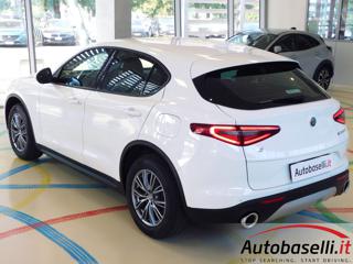 ALFA ROMEO Stelvio usata, con Autoradio digitale