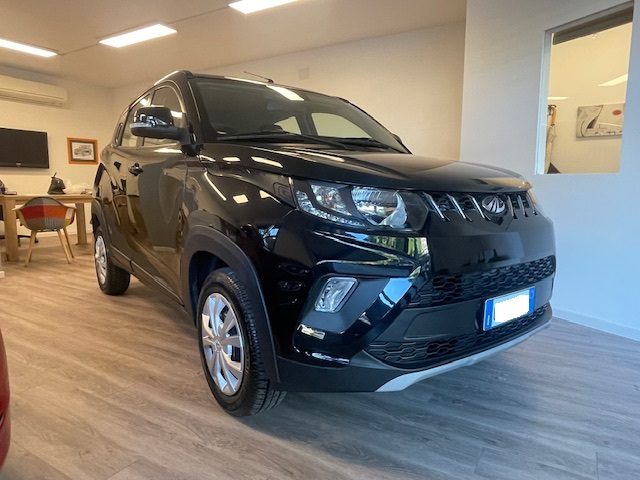 MAHINDRA KUV100 usata, con Autoradio