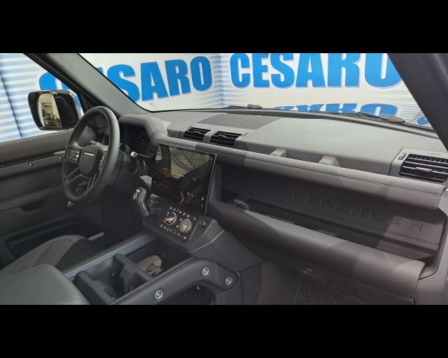 LAND ROVER Defender usata 28