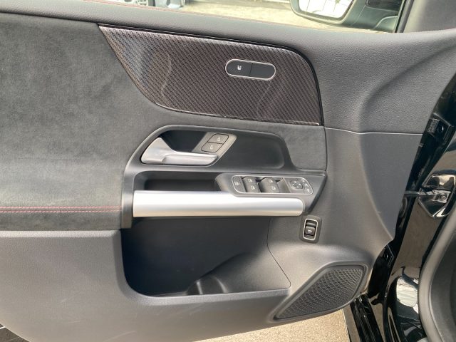 MERCEDES-BENZ B 180 usata, con Sedili sportivi