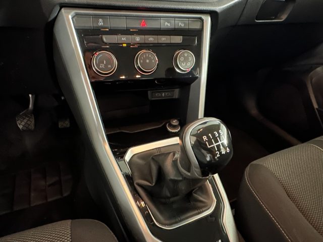 VOLKSWAGEN T-Roc usata, con USB
