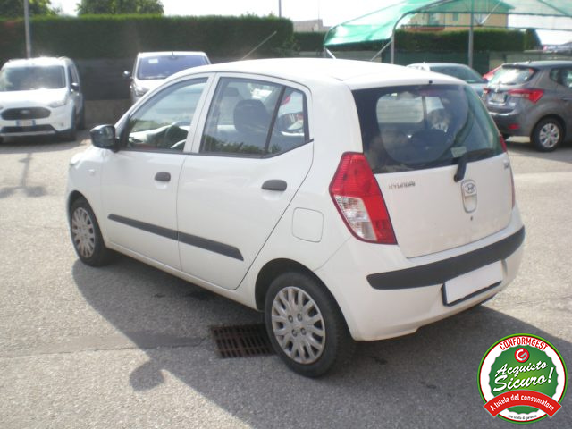 HYUNDAI i10 usata, con Airbag