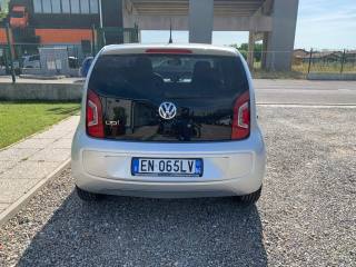 VOLKSWAGEN up! usata, con Autoradio