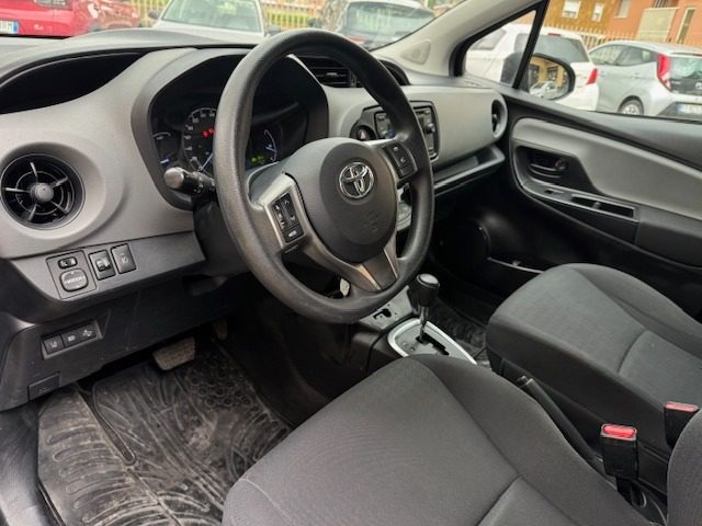 TOYOTA Yaris usata, con ESP