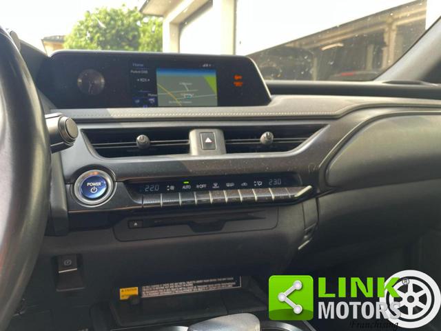 LEXUS UX 250h usata, con ESP