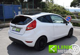FORD Fiesta usata, con Sensori di parcheggio posteriori