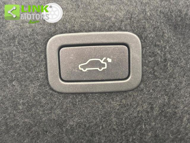 JAGUAR XE usata, con Controllo elettronico della corsia