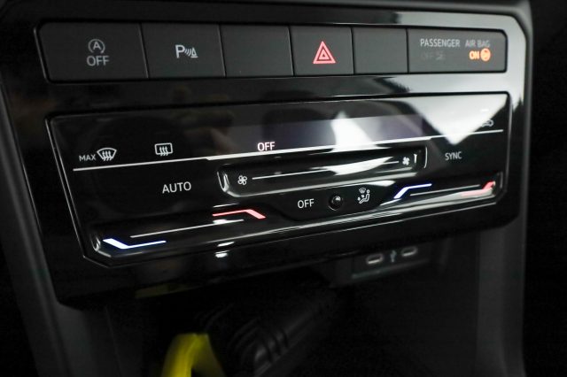 VOLKSWAGEN T-Cross usata 10