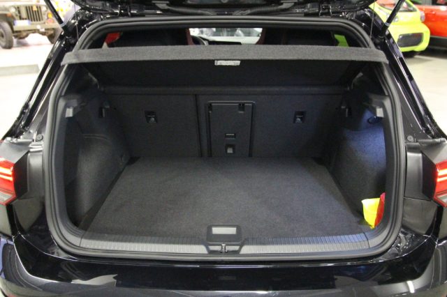 VOLKSWAGEN Golf usata, con Touch screen