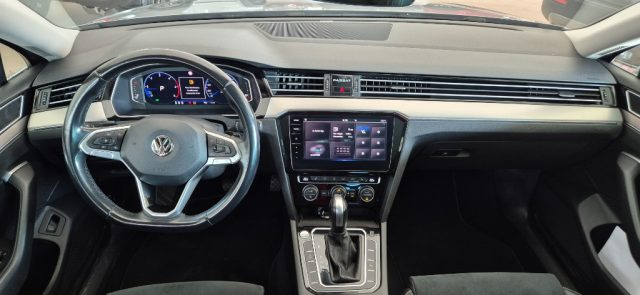 VOLKSWAGEN Passat Variant usata, con Leve al volante