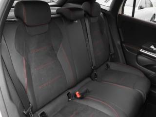 MERCEDES-BENZ GLA 180 usata, con Chiusura centralizzata