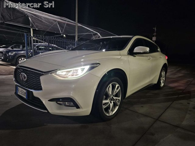 INFINITI Q30 usata, con Airbag