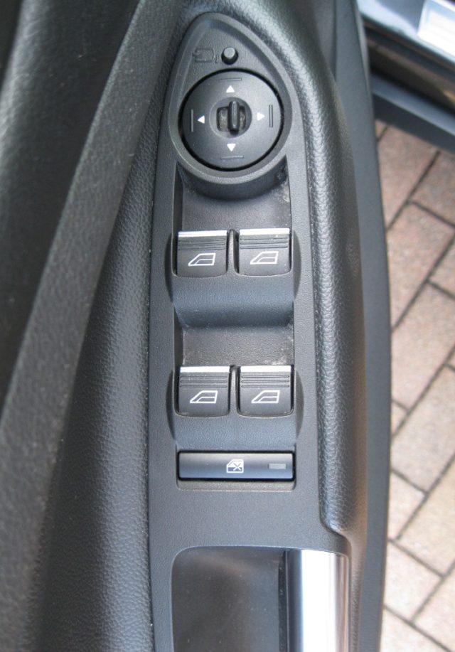 FORD Kuga usata, con Sistema di navigazione