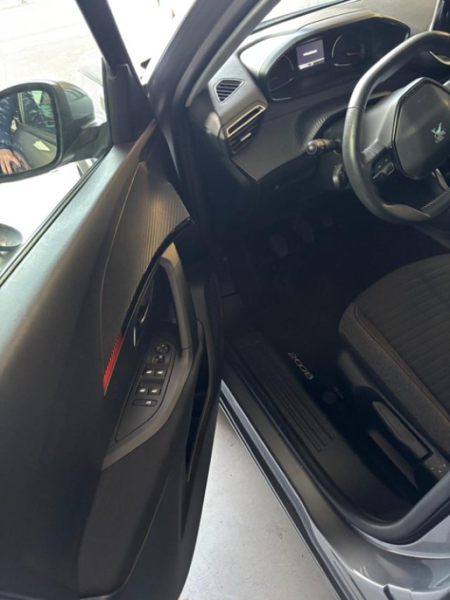 PEUGEOT 2008 usata, con Climatizzatore