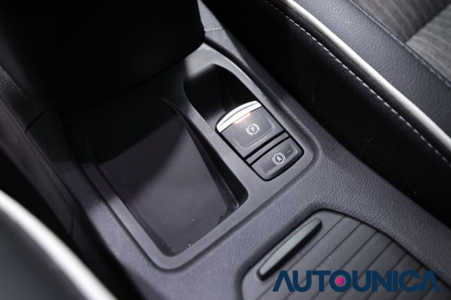 RENAULT Clio usata, con Specchietti laterali elettrici