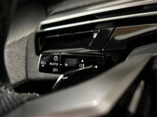 PEUGEOT 3008 usata, con Sedili riscaldati