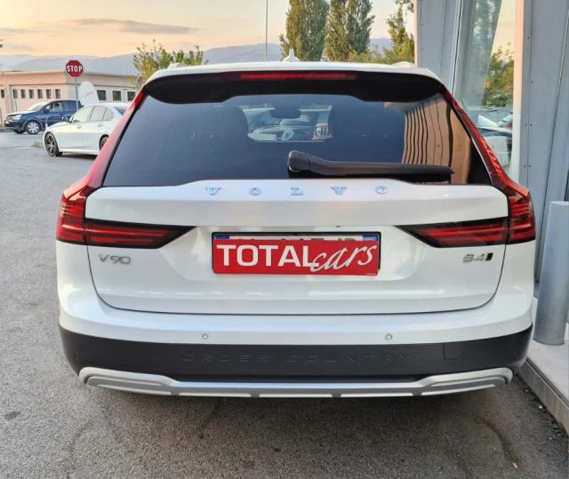 VOLVO V90 Cross Country usata, con Cerchi in lega
