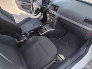 OPEL Astra usata, con Sedile posteriore sdoppiato