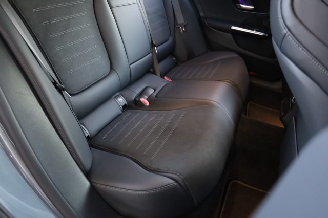 MERCEDES-BENZ C 300 usata 144