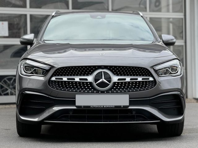 MERCEDES-BENZ GLA 200 usata, con Alzacristalli elettrici