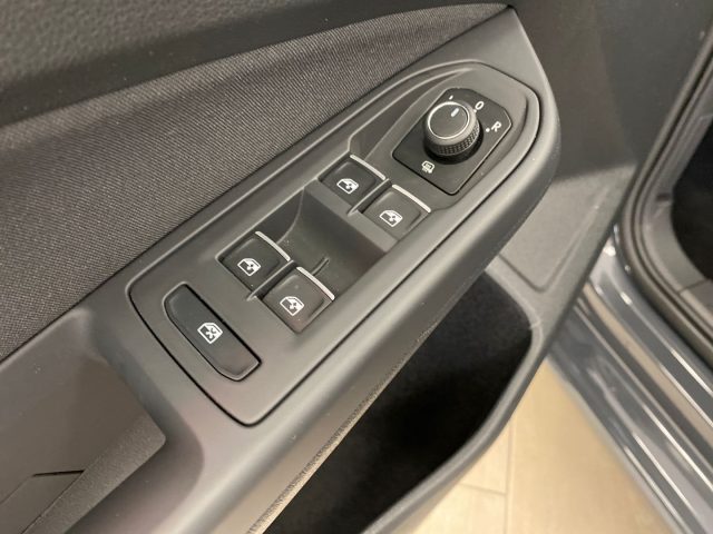 VOLKSWAGEN Golf usata, con ESP