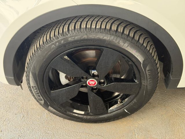 JAGUAR E-Pace usata, con Sensori di parcheggio posteriori