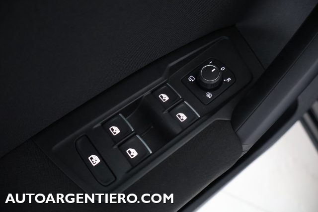 VOLKSWAGEN Tiguan usata, con Autoradio