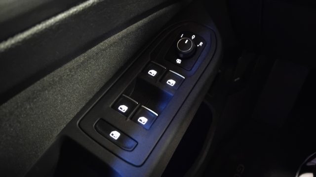 VOLKSWAGEN Golf usata, con Autoradio digitale