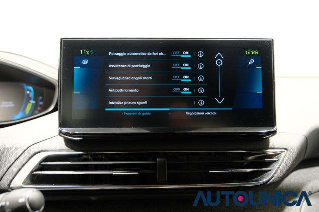 PEUGEOT 3008 usata, con Volante multifunzione