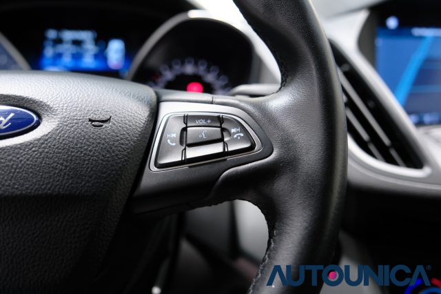 FORD Kuga usata, con Fari LED