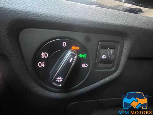 VOLKSWAGEN Touran usata, con USB