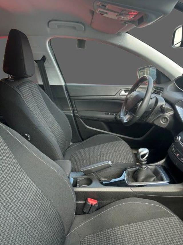 PEUGEOT 308 usata, con Airbag