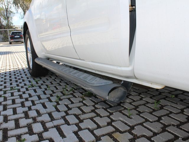 NISSAN Navara usata, con Bluetooth
