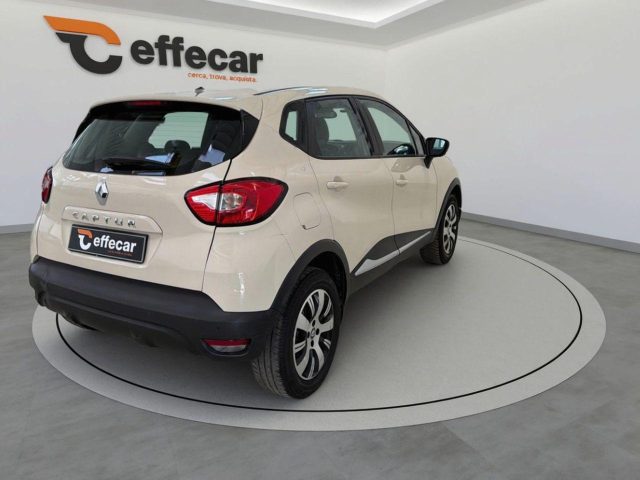 RENAULT Captur usata, con Autoradio