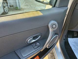 RENAULT Clio usata, con Chiusura centralizzata