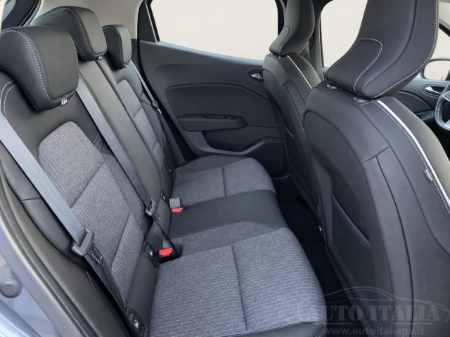 RENAULT Clio usata, con Controllo automatico clima