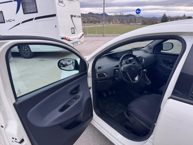 LANCIA Ypsilon usata, con Park Distance Control