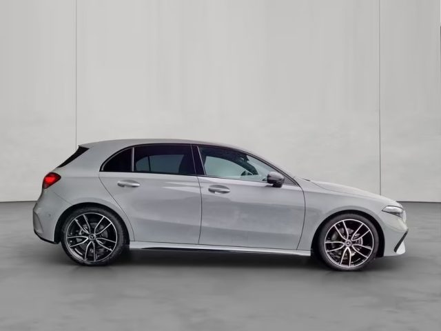 MERCEDES-BENZ A 180 usata, con Alzacristalli elettrici