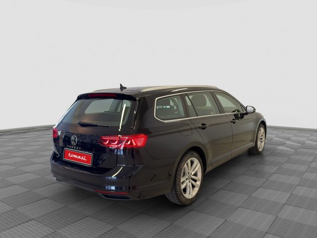 VOLKSWAGEN Passat usata 4