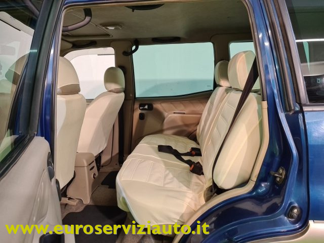 NISSAN Terrano II usata 26