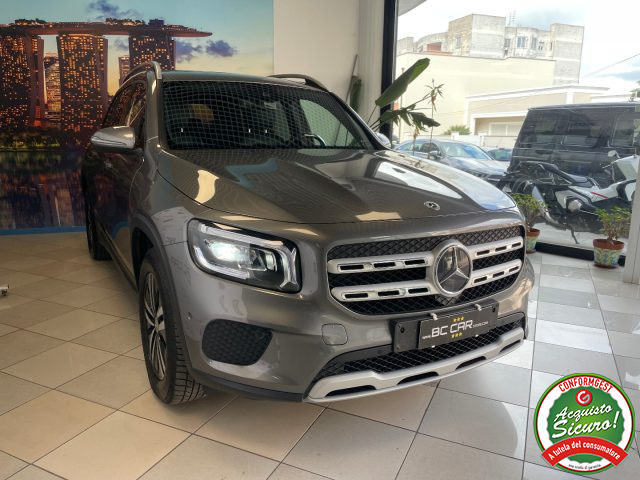 MERCEDES-BENZ GLB 180 usata, con Fari LED