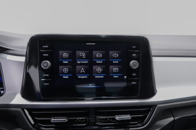 VOLKSWAGEN T-Roc usata 27