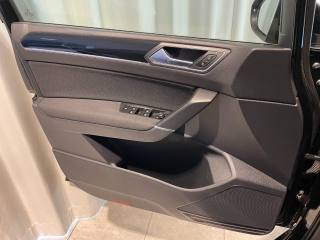 VOLKSWAGEN Touran usata, con Fendinebbia
